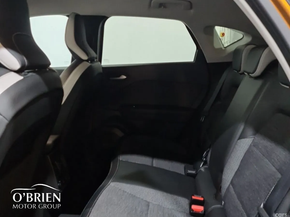 Renault Captur Hatchback, Diesel, 2021, Orange