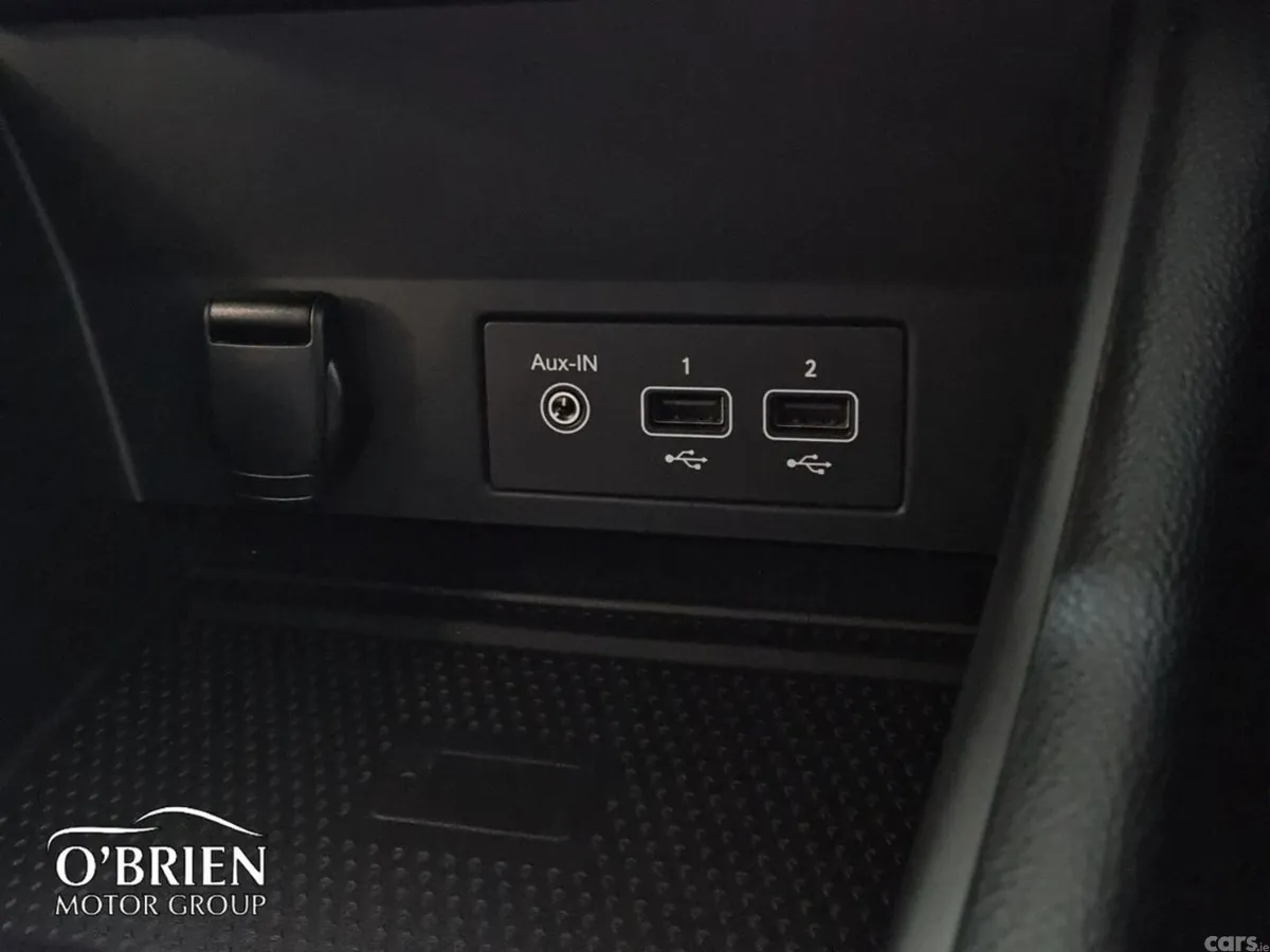 Renault Captur Hatchback, Diesel, 2021, Orange