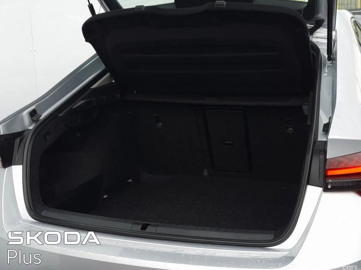 Skoda Octavia Saloon, Petrol, 2024, Silver