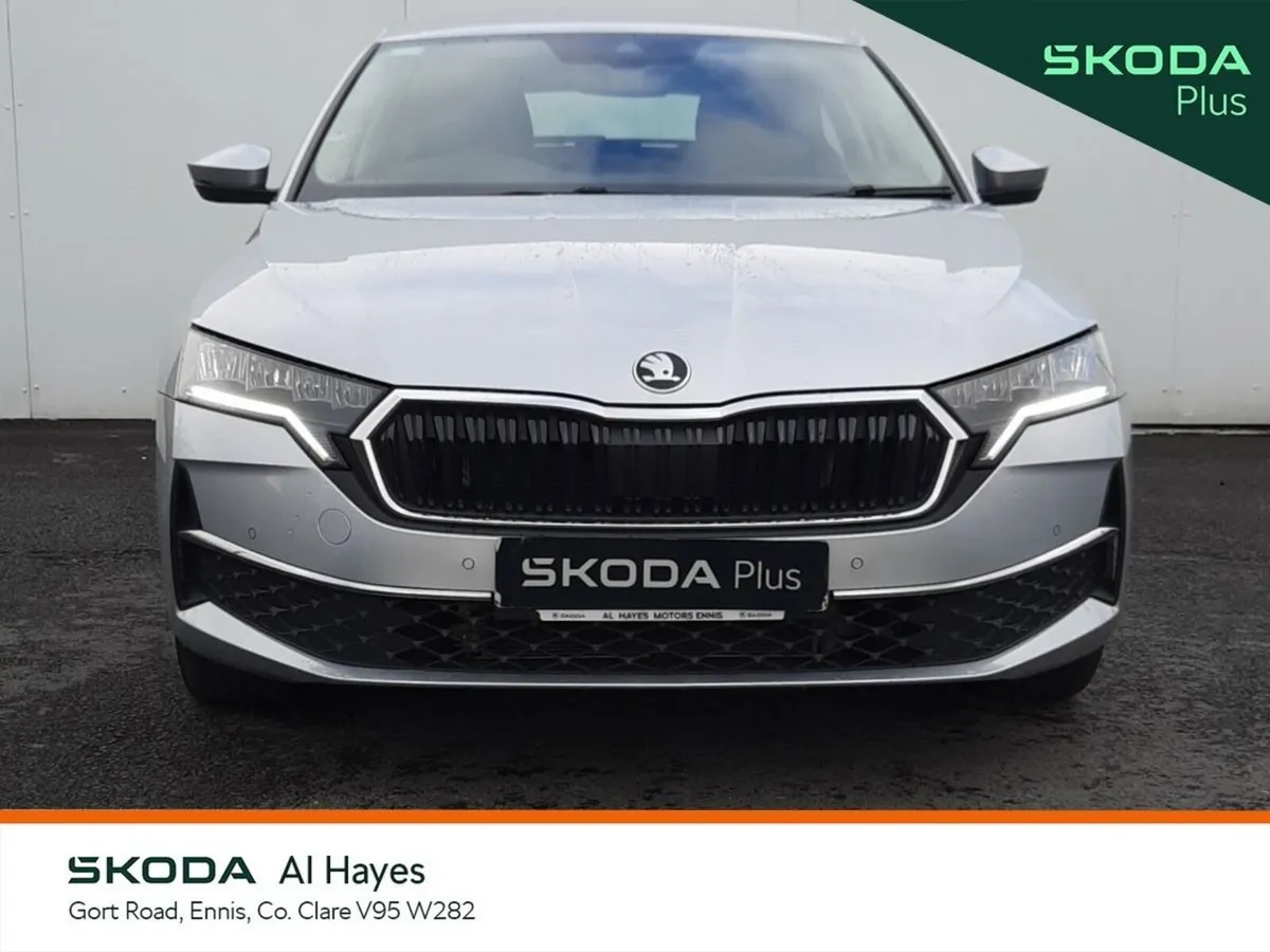 Skoda Octavia Saloon, Petrol, 2024, Silver