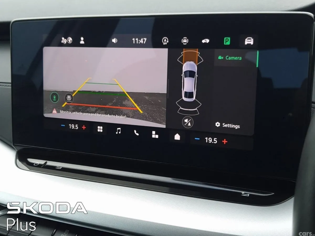 Skoda Octavia Saloon, Petrol, 2024, Silver