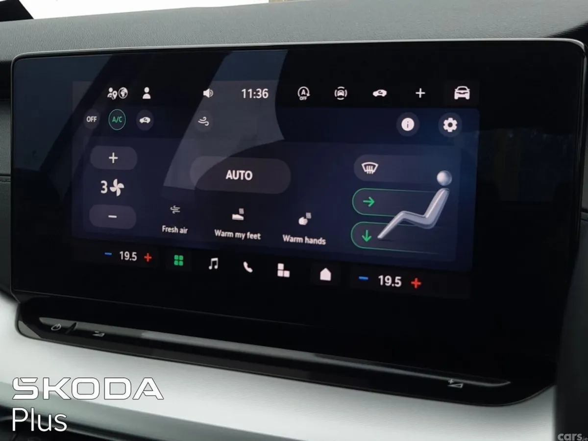 Skoda Octavia Saloon, Petrol, 2024, Silver