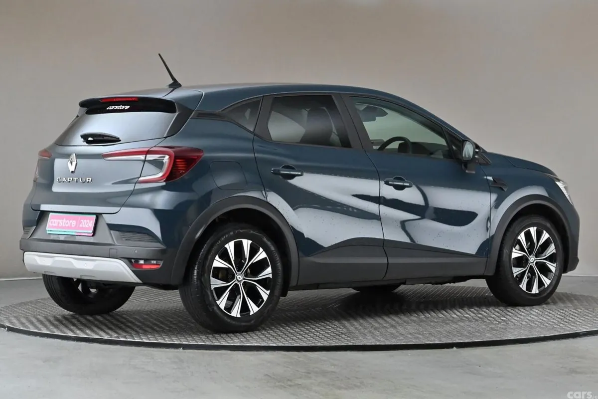 Renault Captur SUV, Petrol, 2024, Blue