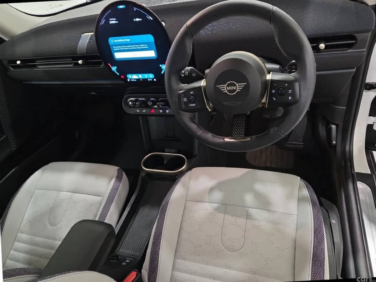 Mini Cooper Hatchback, Petrol, 2024, White