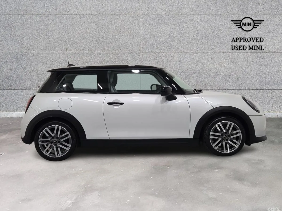 Mini Cooper Hatchback, Petrol, 2024, White
