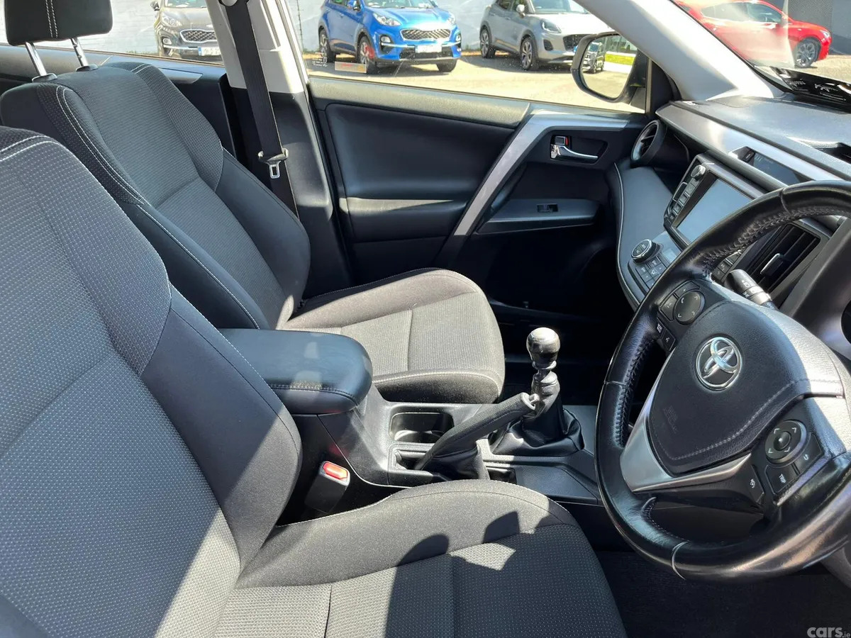 Toyota RAV4 SUV, Diesel, 2016, White