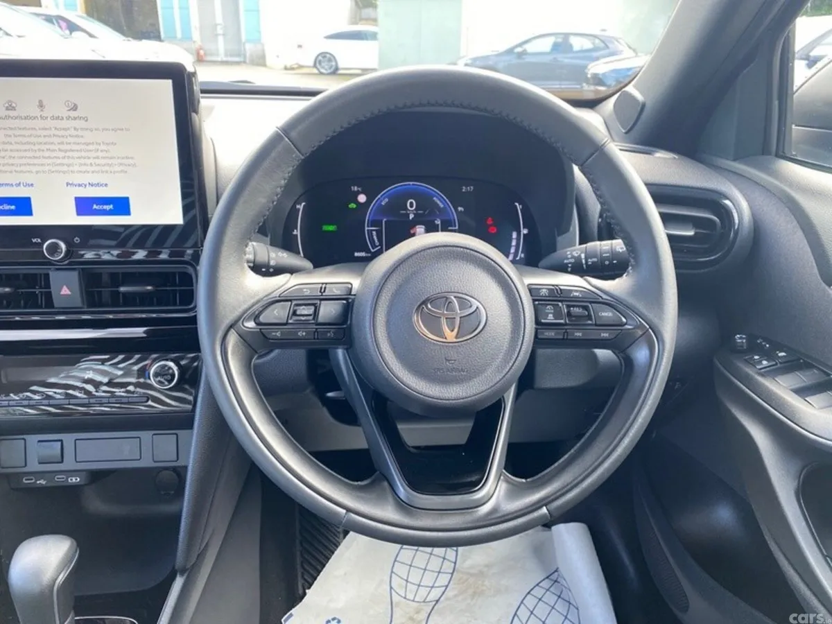 Toyota Yaris Cross SUV, Petrol Hybrid, 2026, Green