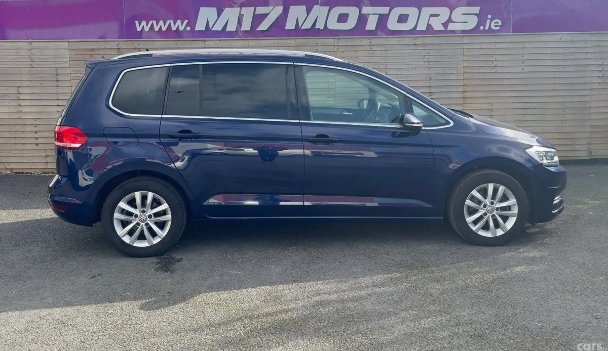 Volkswagen Touran SUV, Petrol, 2017, Blue