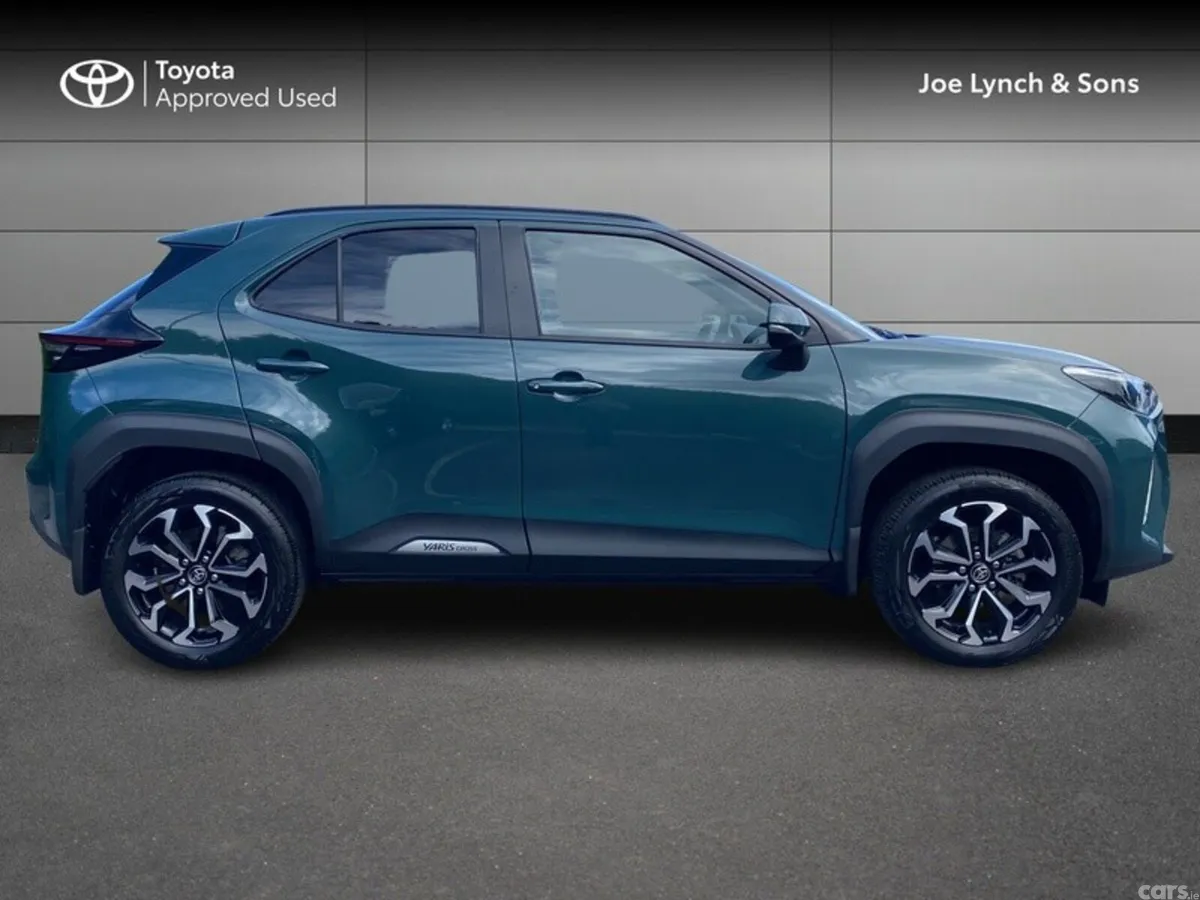 Toyota Yaris Cross SUV, Petrol Hybrid, 2026, Green