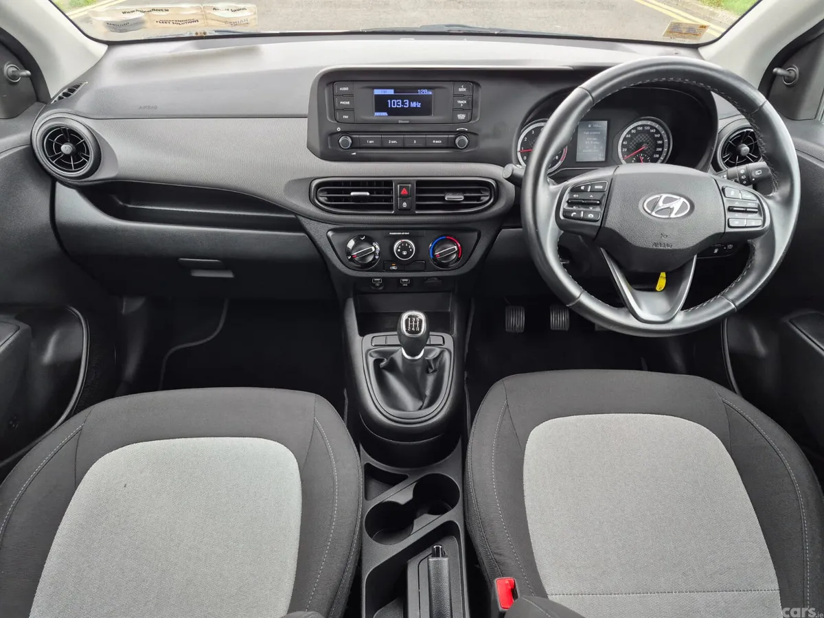 Hyundai i10 Hatchback, Petrol, 2022, White