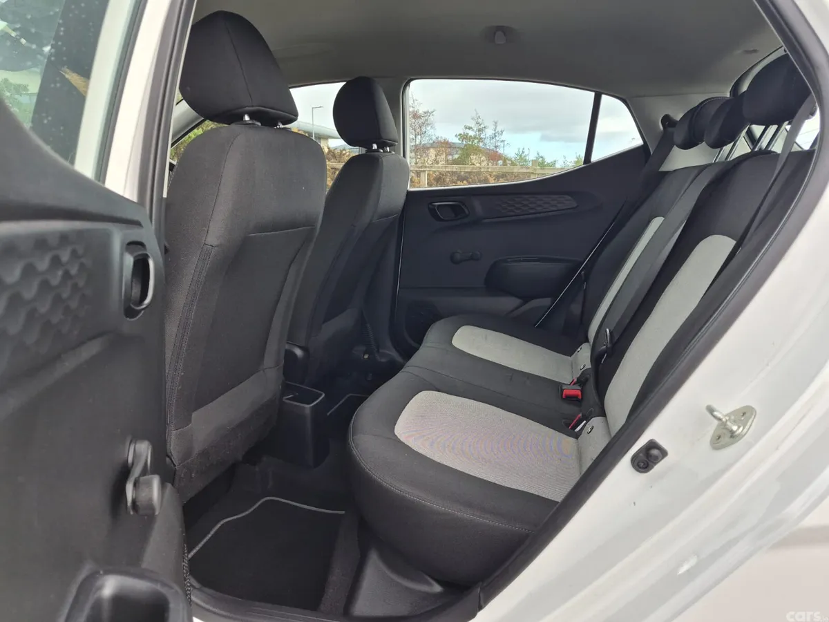 Hyundai i10 Hatchback, Petrol, 2022, White