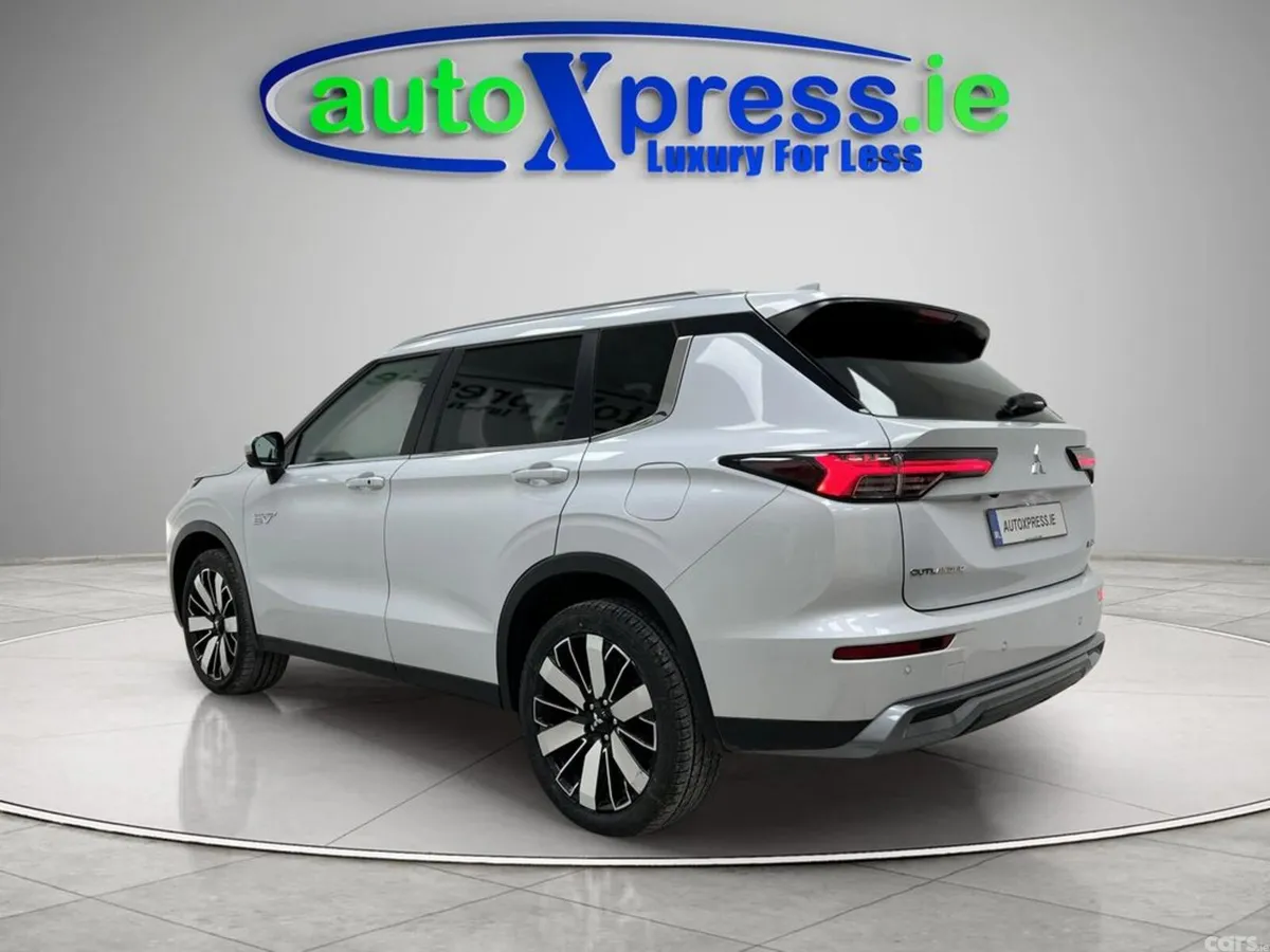 Mitsubishi Outlander SUV, Petrol Plug-in Hybrid, 2024, White