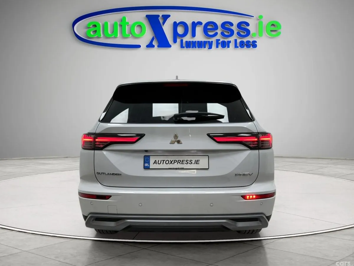 Mitsubishi Outlander SUV, Petrol Plug-in Hybrid, 2024, White