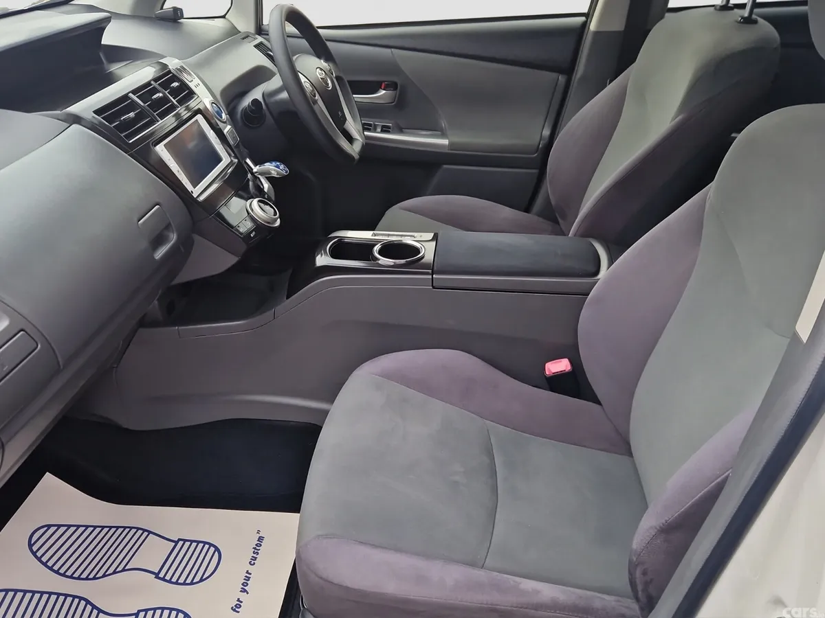 Toyota Prius MPV, Petrol Hybrid, 2013, White