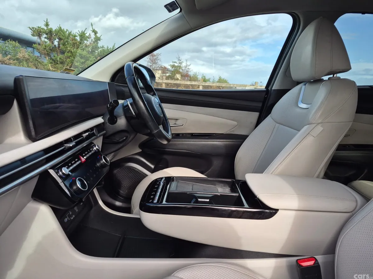 Hyundai Tucson SUV, Petrol Plug-in Hybrid, 2024, Black