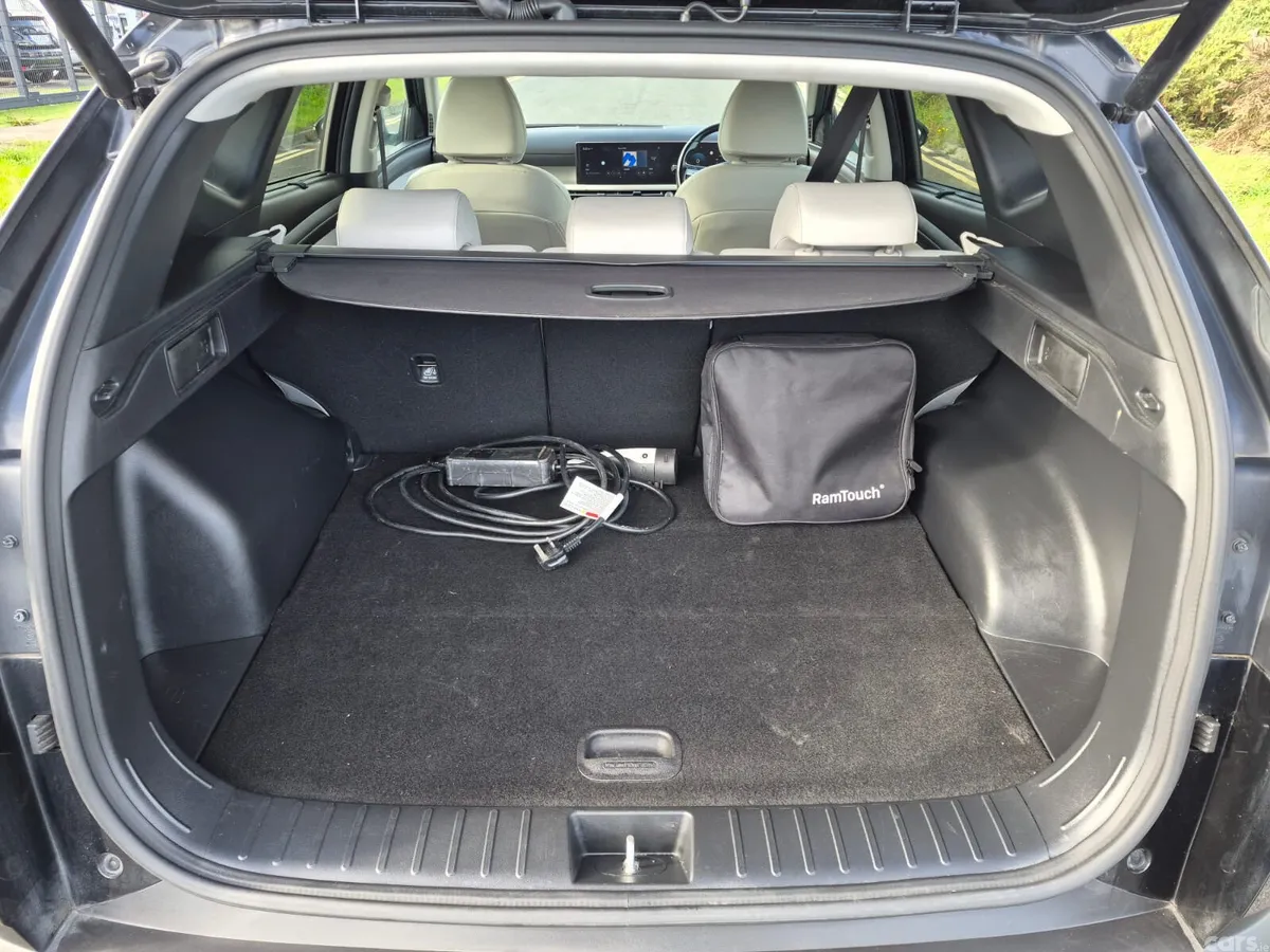 Hyundai Tucson SUV, Petrol Plug-in Hybrid, 2024, Black