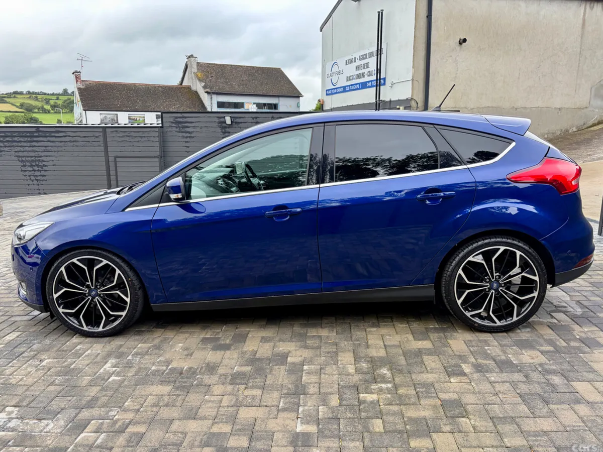 Ford Focus Hatchback, Diesel, 2017, Blue