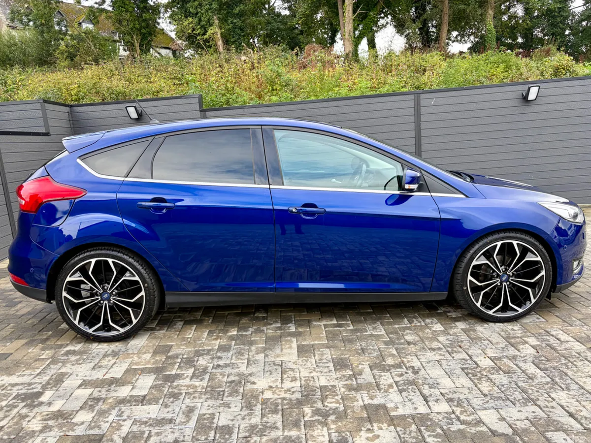 Ford Focus Hatchback, Diesel, 2017, Blue
