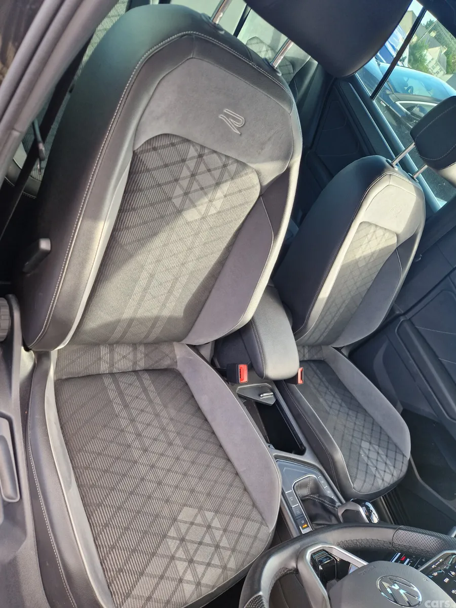 Volkswagen Tiguan SUV, Petrol Hybrid, 2023, Black