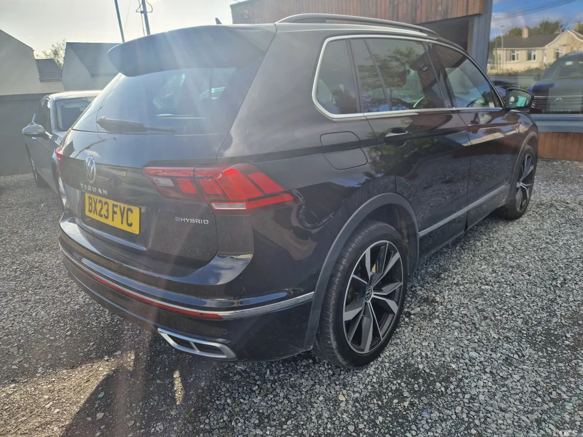 Volkswagen Tiguan SUV, Petrol Hybrid, 2023, Black