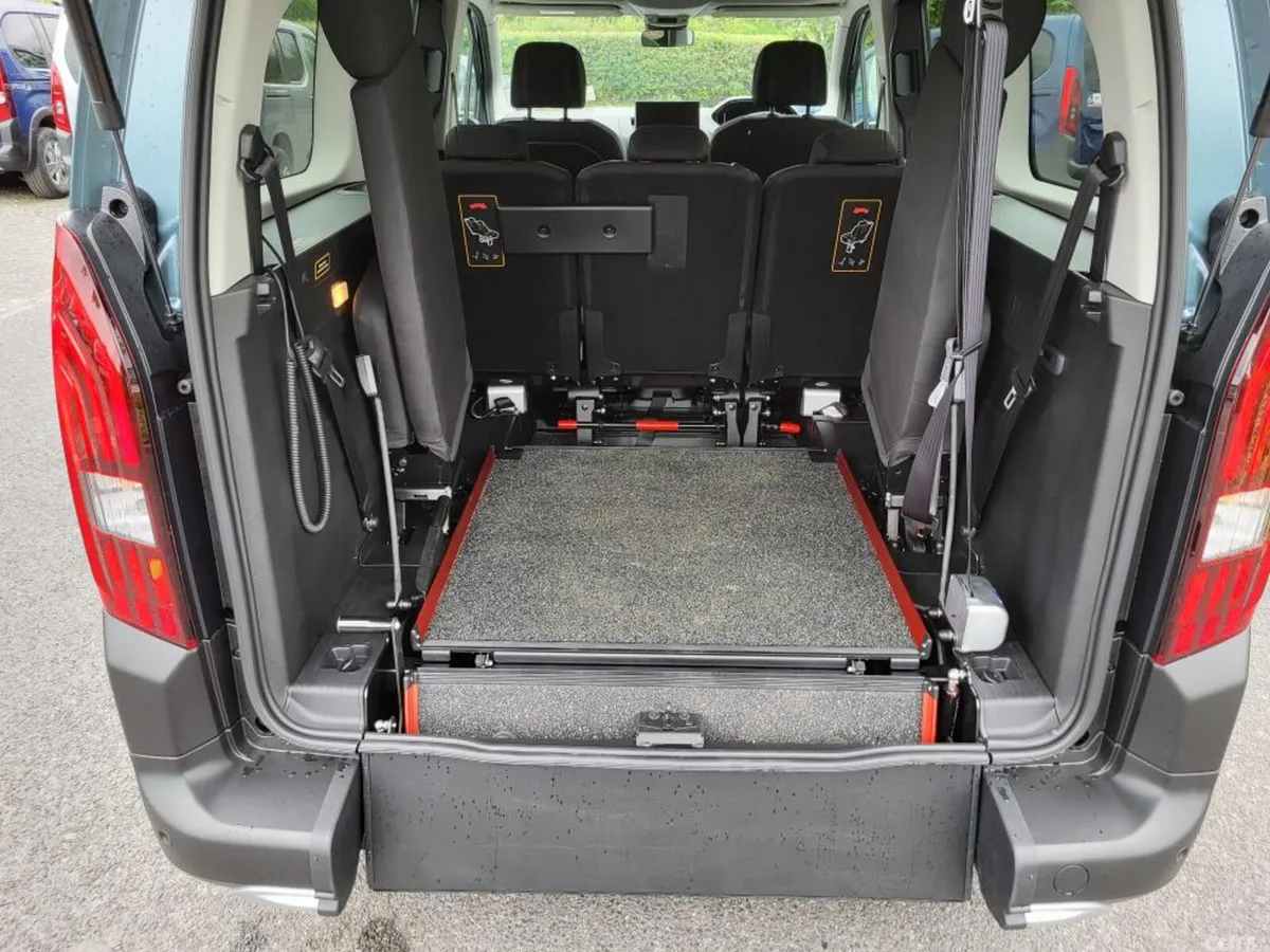 Peugeot Rifter MPV, Diesel, 2026, Blue