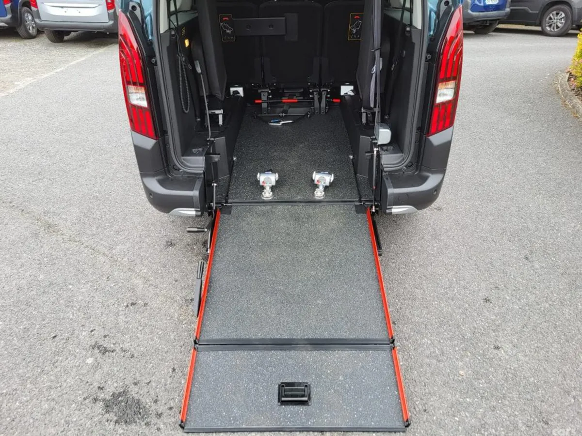 Peugeot Rifter MPV, Diesel, 2026, Blue