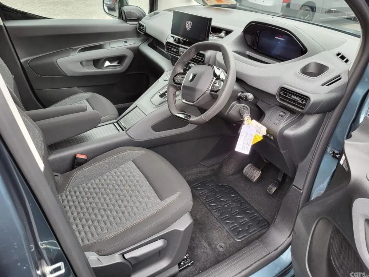 Peugeot Rifter MPV, Diesel, 2026, Blue