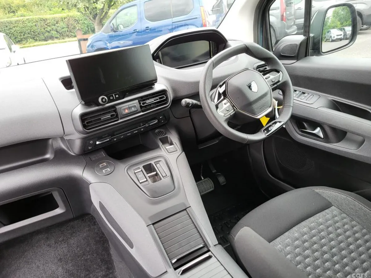 Peugeot Rifter MPV, Diesel, 2026, Blue