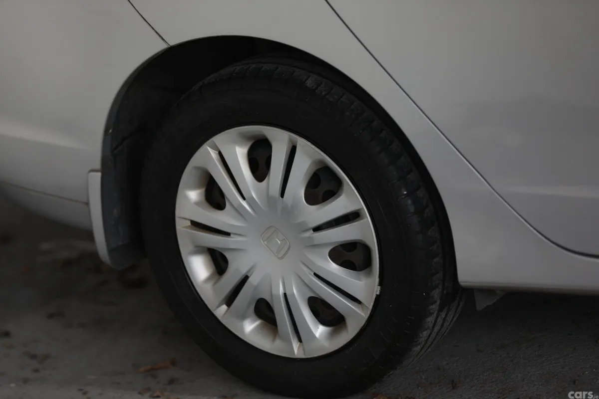 Honda Insight Saloon, Petrol Hybrid, 2010, Silver