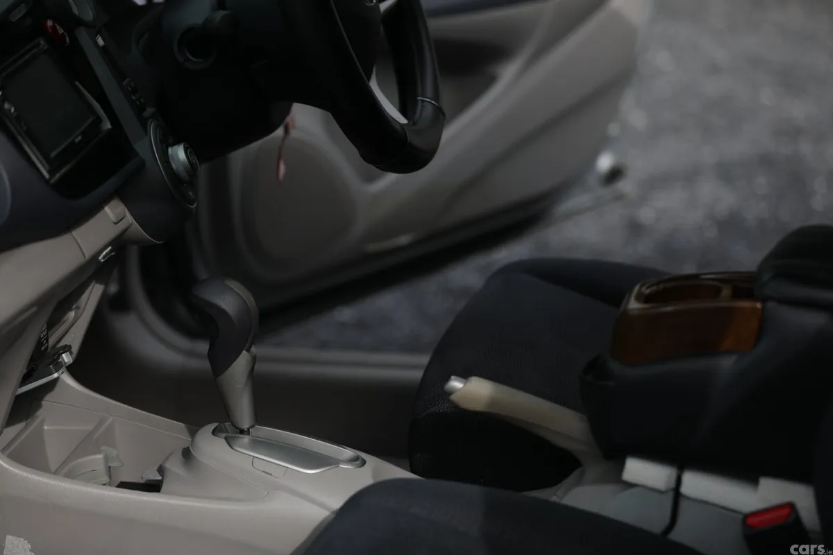 Honda Insight Saloon, Petrol Hybrid, 2010, Silver