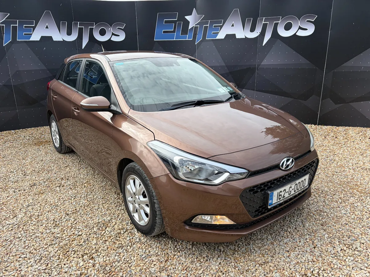 Hyundai i20 Hatchback, Petrol, 2016, Brown