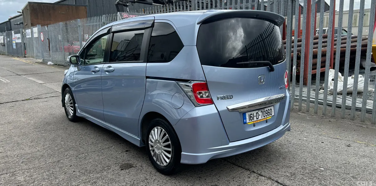 Honda Freed MPV, Petrol Hybrid, 2016, Blue
