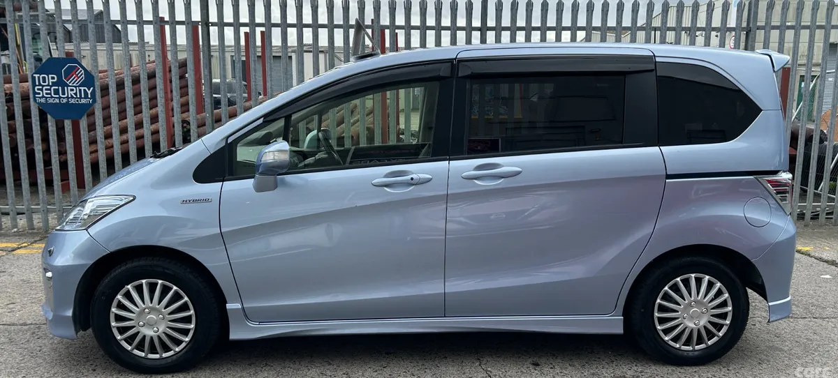 Honda Freed MPV, Petrol Hybrid, 2016, Blue
