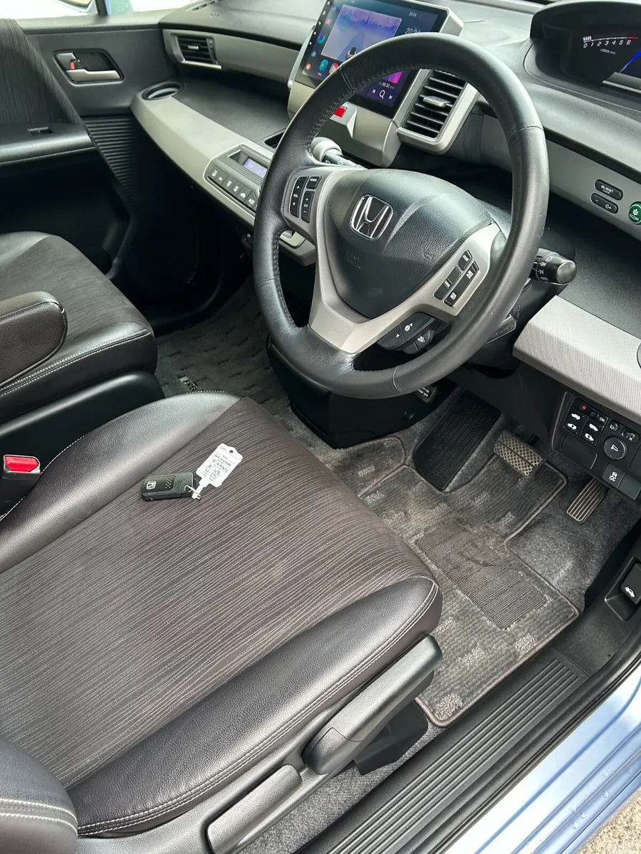 Honda Freed MPV, Petrol Hybrid, 2016, Blue