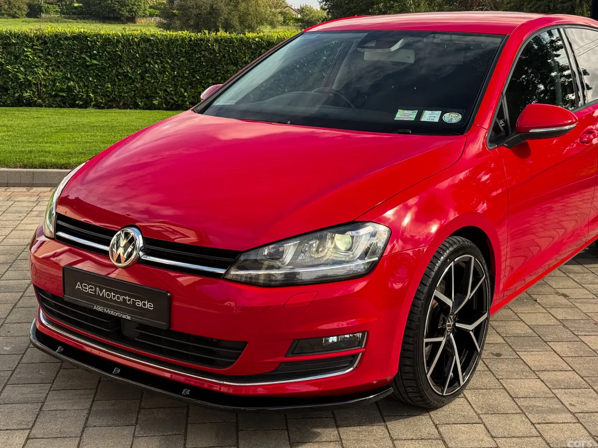 Volkswagen Golf Hatchback, Petrol, 2015, Red