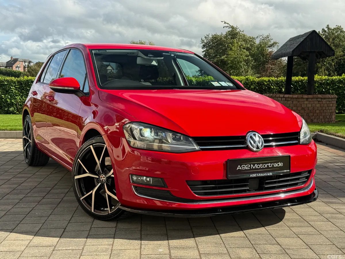 Volkswagen Golf Hatchback, Petrol, 2015, Red