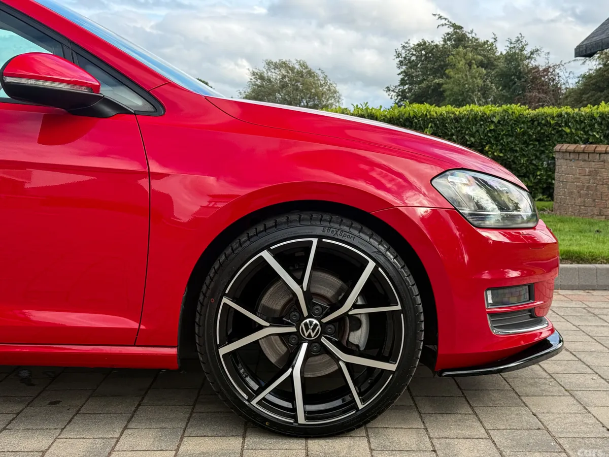 Volkswagen Golf Hatchback, Petrol, 2015, Red