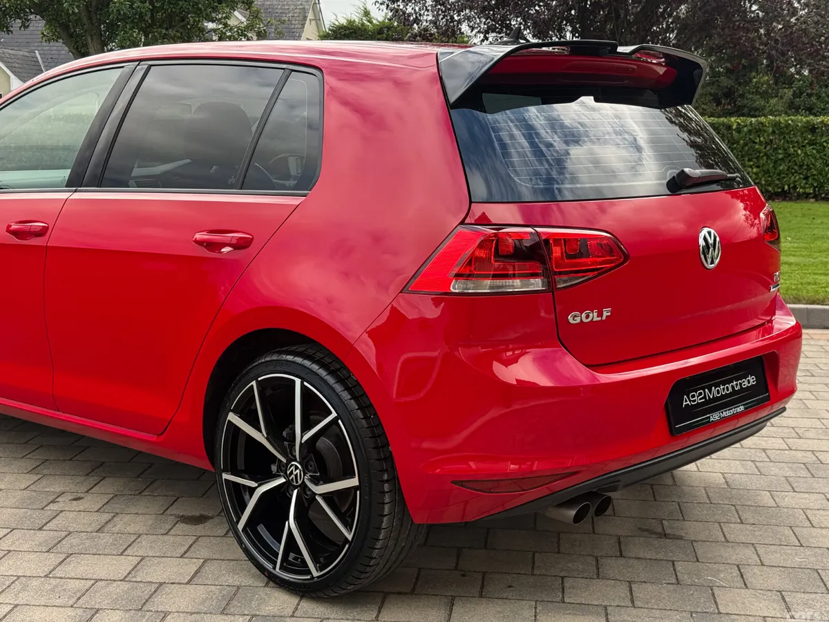Volkswagen Golf Hatchback, Petrol, 2015, Red