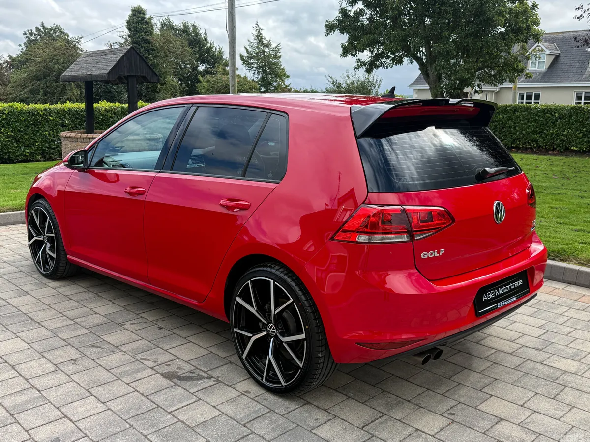 Volkswagen Golf Hatchback, Petrol, 2015, Red