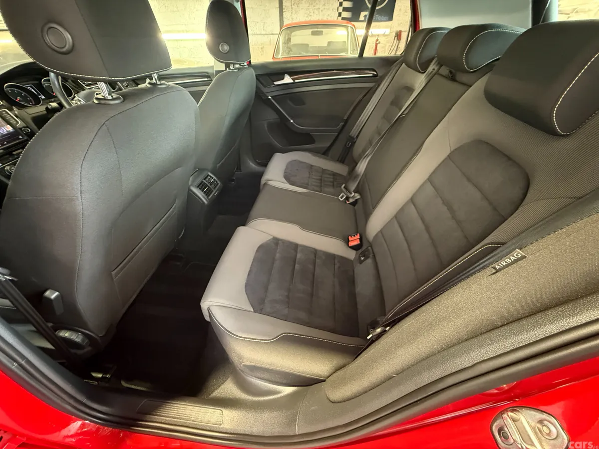 Volkswagen Golf Hatchback, Petrol, 2015, Red