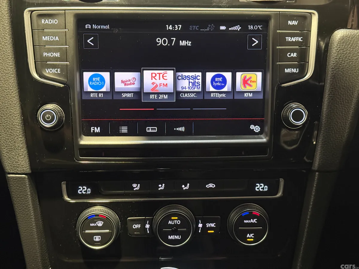 Volkswagen Golf Hatchback, Petrol, 2015, Red
