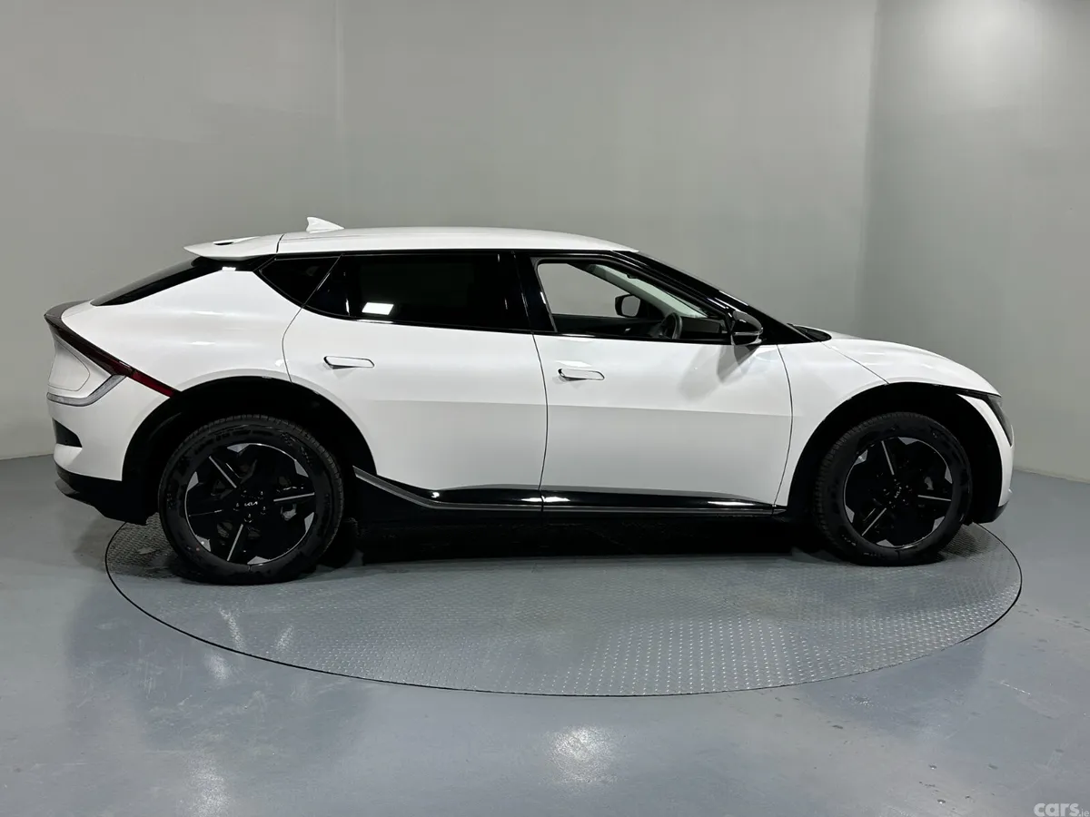 Kia EV6 MPV, Electric, 2026, White