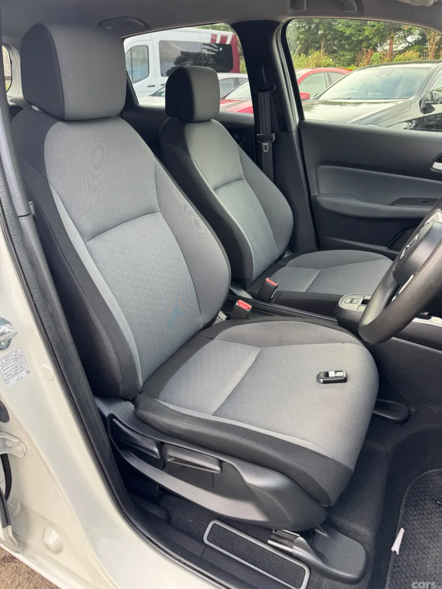 Honda Fit Hatchback, Petrol Hybrid, 2020, White