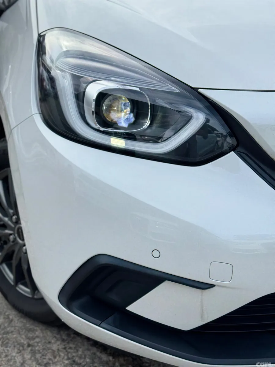 Honda Fit Hatchback, Petrol Hybrid, 2020, White