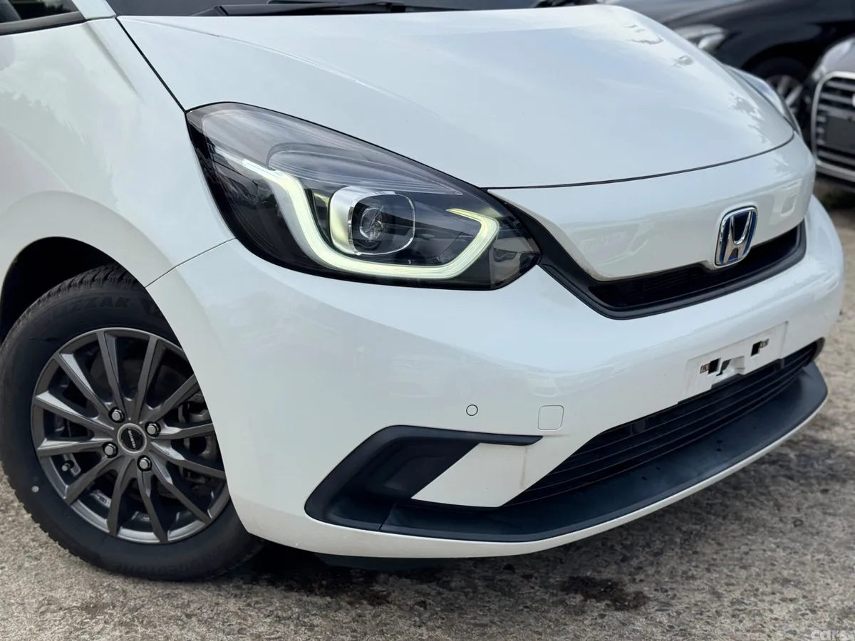 Honda Fit Hatchback, Petrol Hybrid, 2020, White