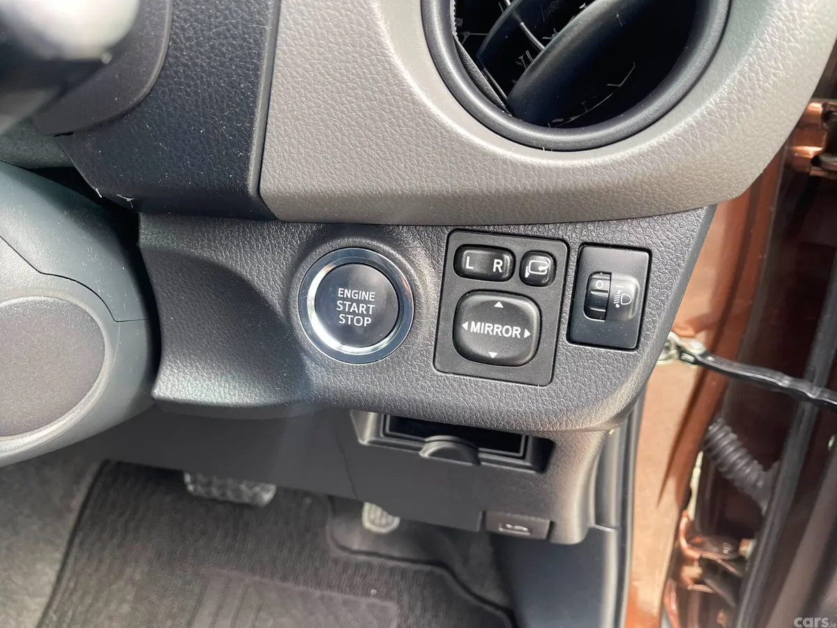 Toyota Vitz Hatchback, Petrol, 2015, Brown