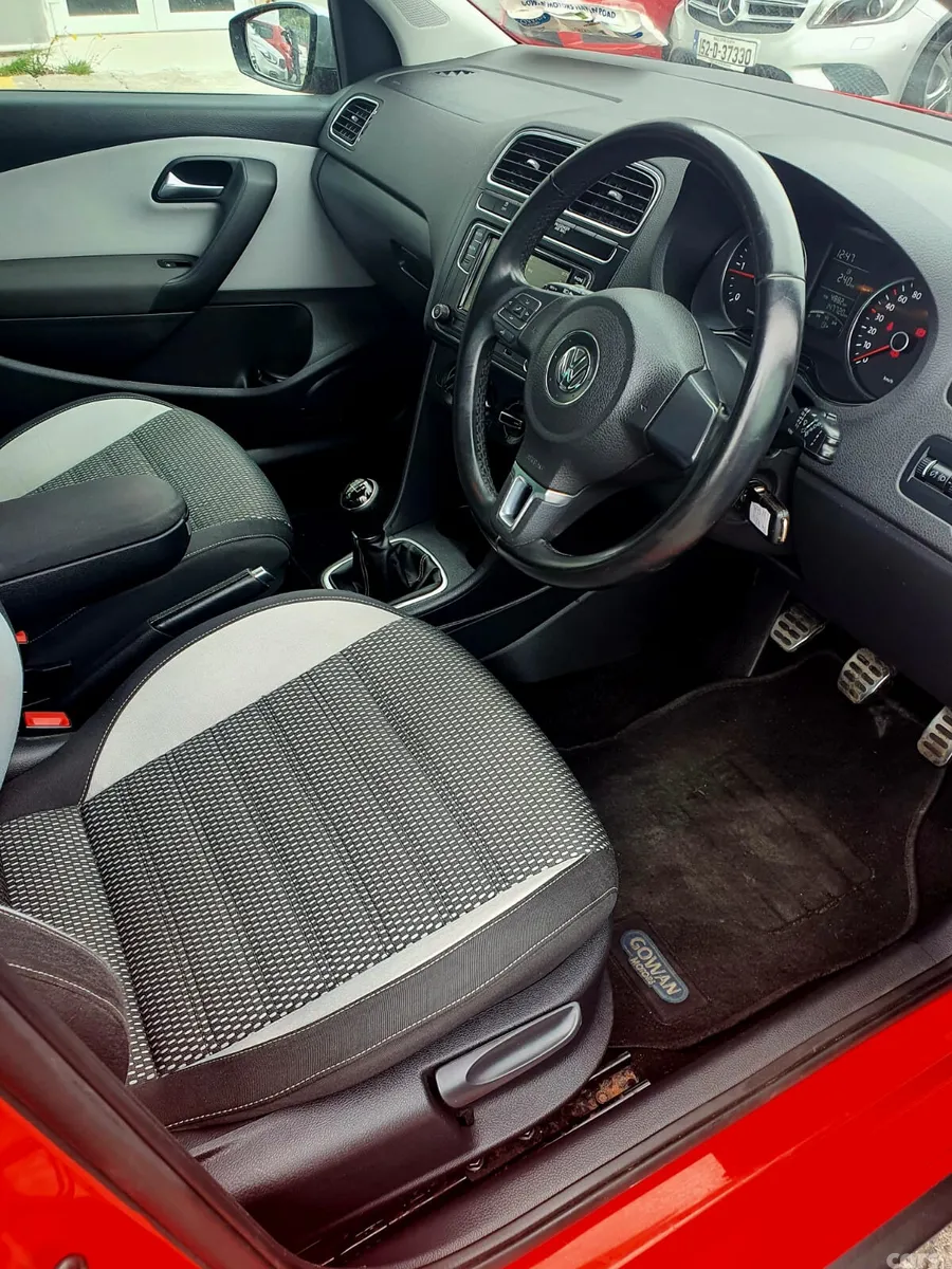 Volkswagen Polo Hatchback, Diesel, 2014, Red