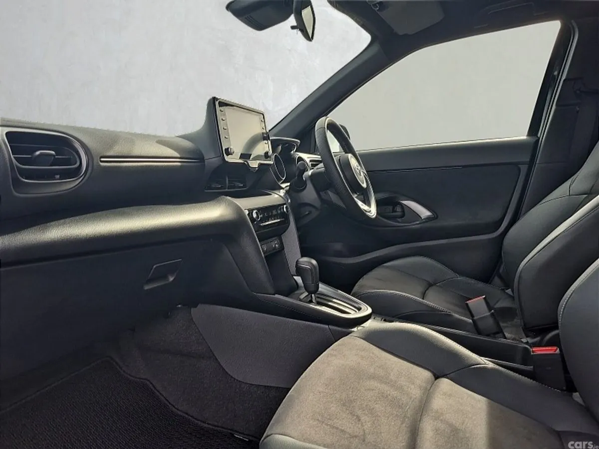 Toyota Yaris Cross SUV, Petrol Hybrid, 2023, Black
