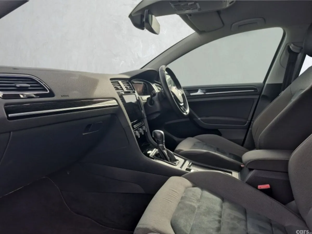 Volkswagen Golf Hatchback, Petrol, 2018, Black