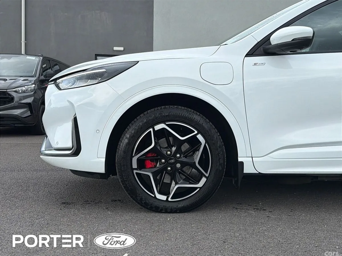 Ford Kuga SUV, Petrol Plug-in Hybrid, 2025, White